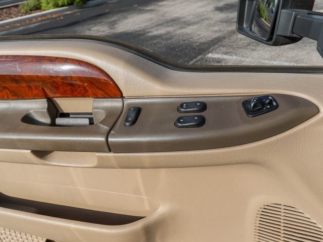 2001 Ford Super Duty F-350 DRW XL