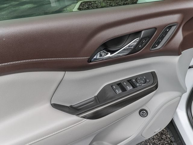 2022 GMC Acadia SLT