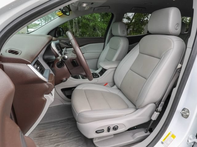 2022 GMC Acadia SLT