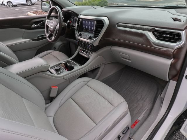 2022 GMC Acadia SLT