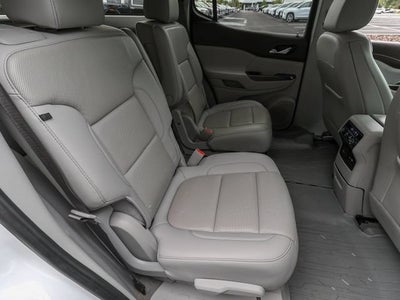 2022 GMC Acadia SLT