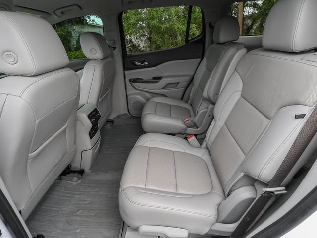 2022 GMC Acadia SLT