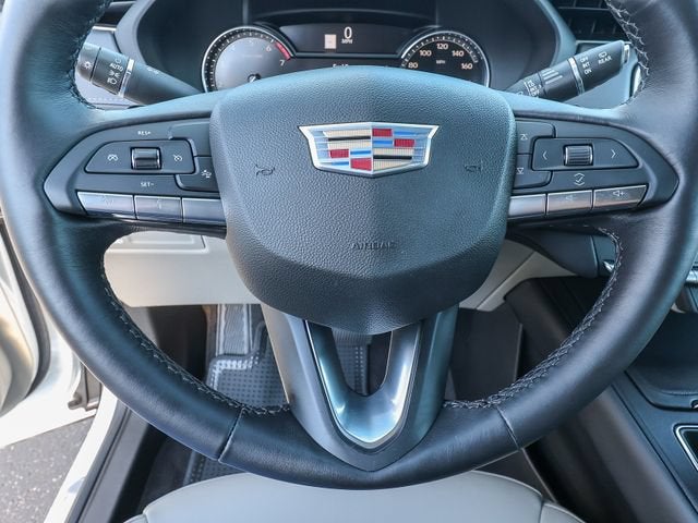 2022 Cadillac XT4 FWD Luxury