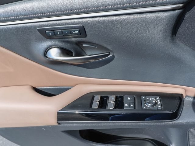 2023 Lexus ES ES 300h Luxury