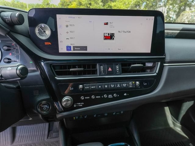 2023 Lexus ES ES 300h Luxury