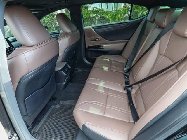 2023 Lexus ES ES 300h Luxury