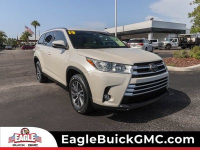 2019 Toyota Highlander SE
