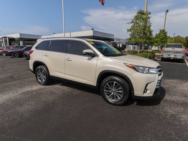 2019 Toyota Highlander SE