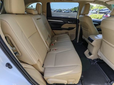 2019 Toyota Highlander SE