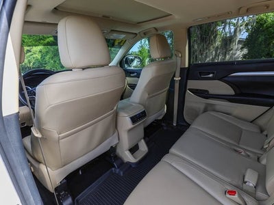 2019 Toyota Highlander SE