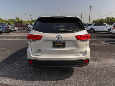 2019 Toyota Highlander SE