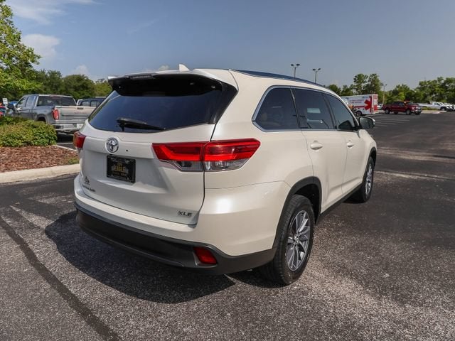 2019 Toyota Highlander SE