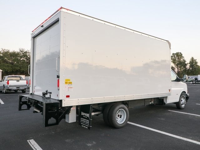 2025 GMC Savana Cutaway 3500 1WT