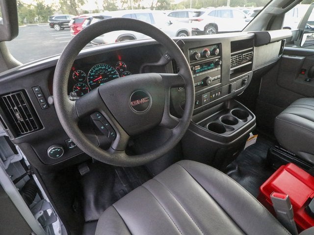 2025 GMC Savana Cutaway 3500 1WT