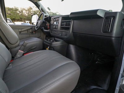 2025 GMC Savana Cutaway 3500 1WT