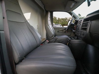 2025 GMC Savana Cutaway 3500 1WT