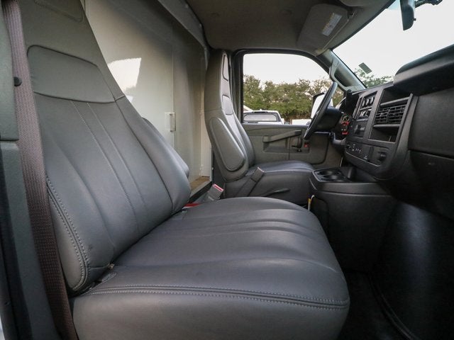 2025 GMC Savana Cutaway 3500 1WT