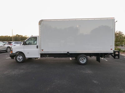 2025 GMC Savana Cutaway 3500 1WT