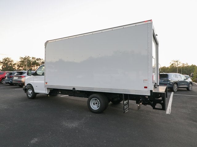 2025 GMC Savana Cutaway 3500 1WT