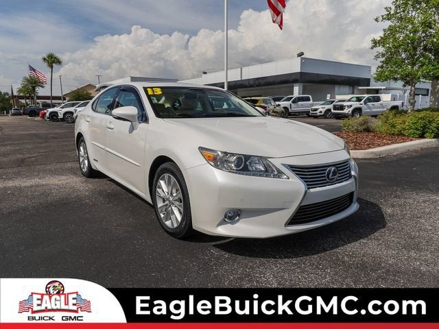 2013 Lexus ES 350 300h's photo