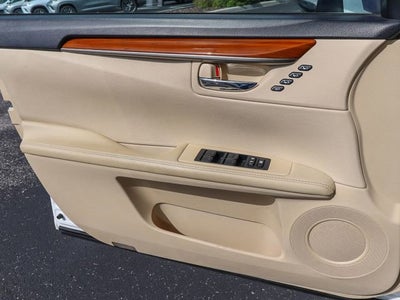 2013 Lexus ES 300h Hybrid