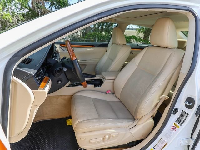 2013 Lexus ES 300h Hybrid