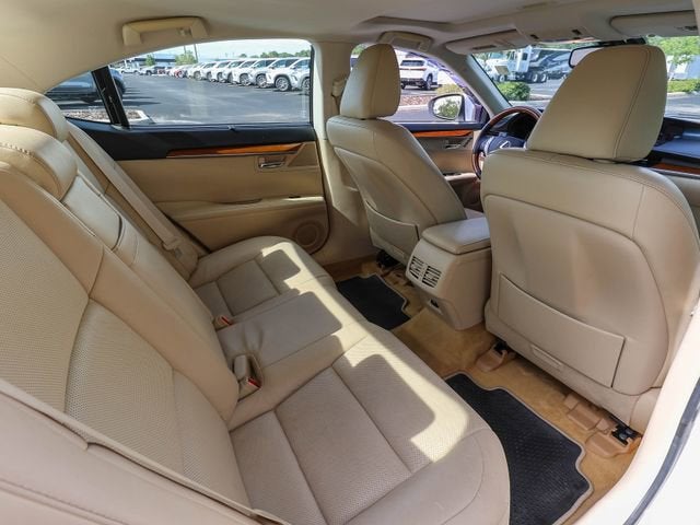2013 Lexus ES 300h Hybrid